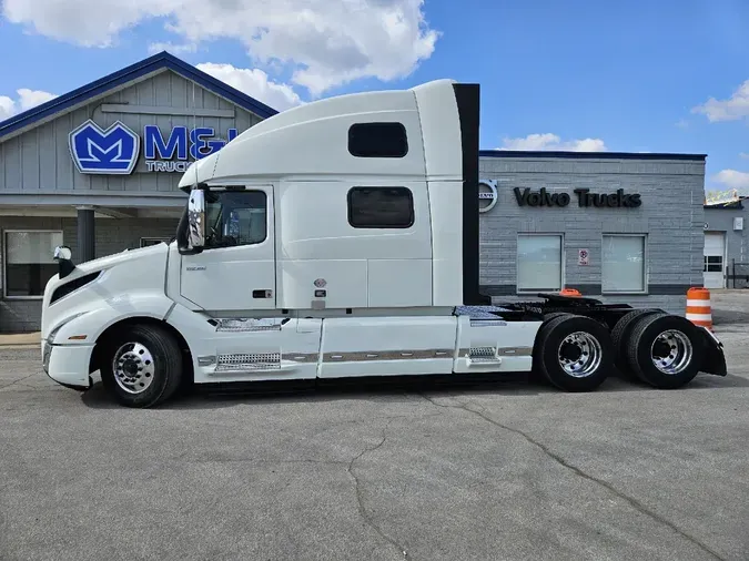 2023 VOLVO VNL64T860