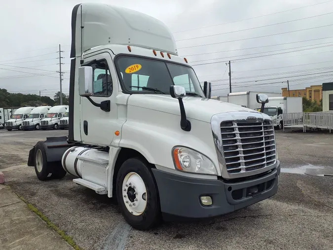 2019 FREIGHTLINER/MERCEDES CASCADIA 125