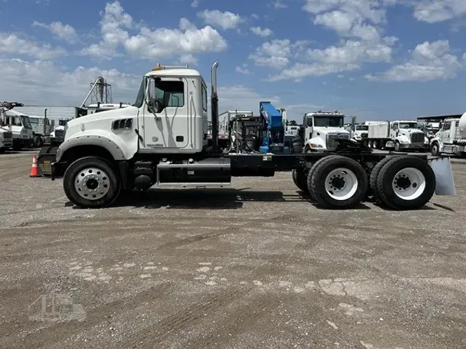 2014 MACK GRANITE GU713
