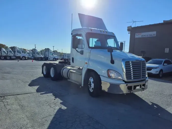 2019 FREIGHTLINER/MERCEDES CASCADIA 125