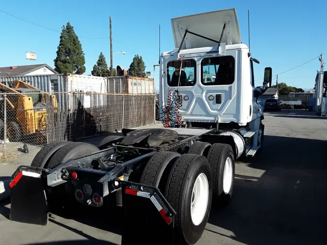 2016 FREIGHTLINER/MERCEDES CASCADIA 125