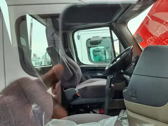 2020 FREIGHTLINER CASCADIA 113