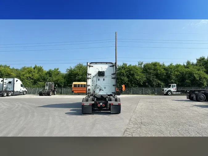 2021 Freightliner Cascadia 126