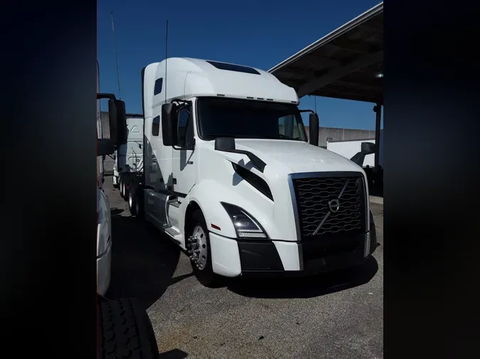 2020 VOLVO VNL64T-760