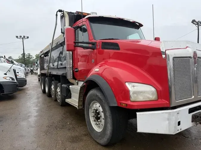 2017 KENWORTH T880