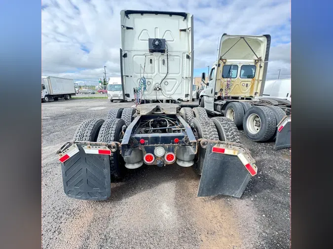 2020 FREIGHTLINER/MERCEDES CASCADIA 125