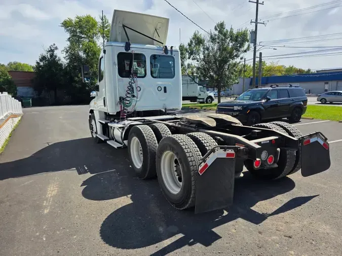 2020 FREIGHTLINER/MERCEDES CASCADIA 125