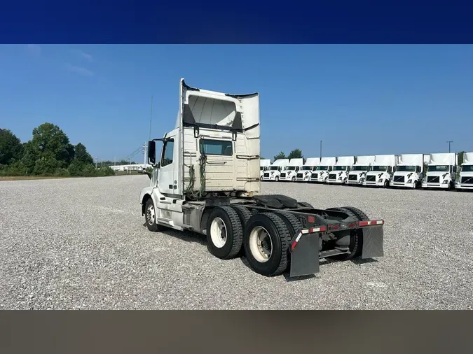 2017 Volvo VNL300