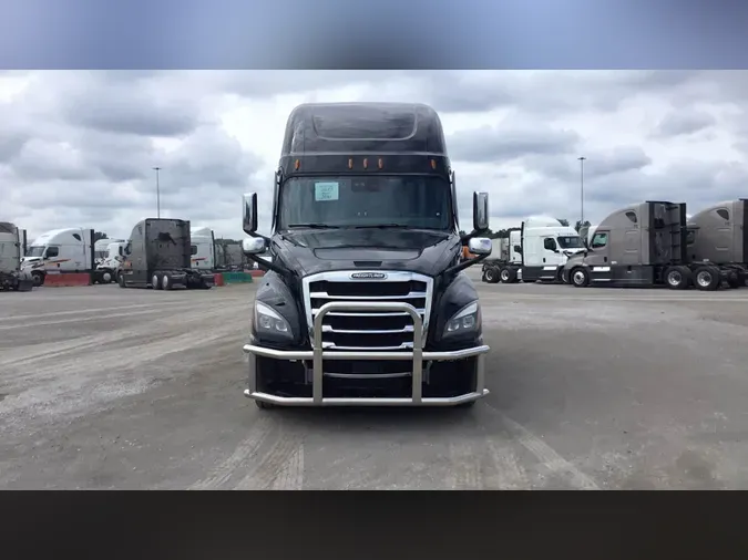 2023 Freightliner Cascadia 126