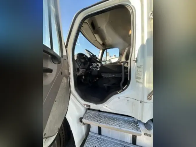 2019 FREIGHTLINER/MERCEDES M2 106