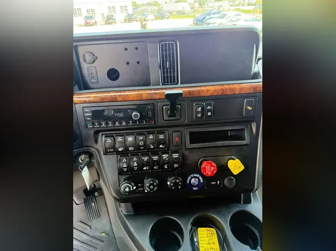 2022 International LT625