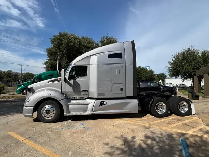 2022 Kenworth T680