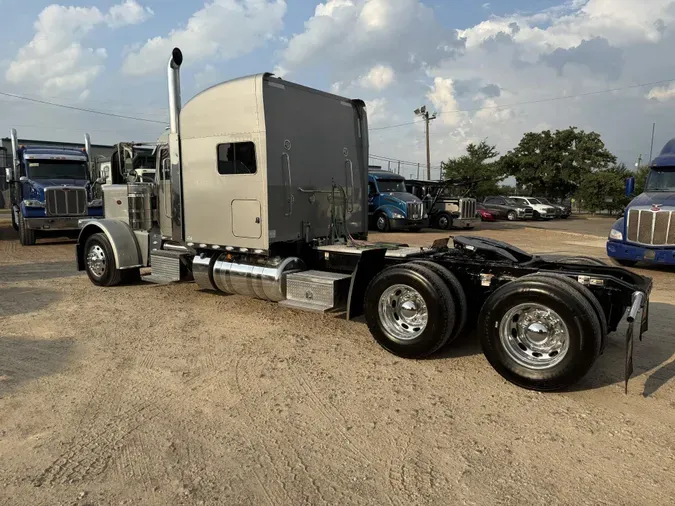 2023 Peterbilt 389