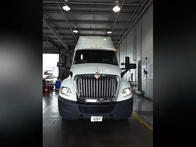 2019 NAVISTAR INTERNATIONAL LT625 SLPR CAB