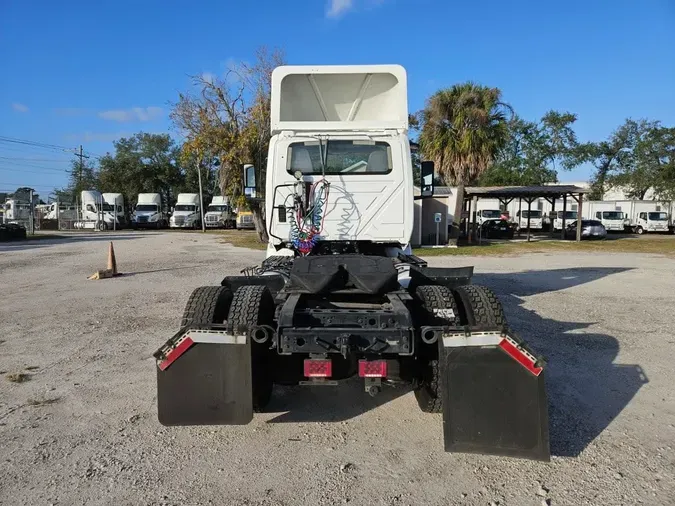 2019 NAVISTAR INTERNATIONAL RH613 DAYCAB S/A