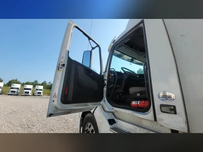 2019 Volvo VNL300