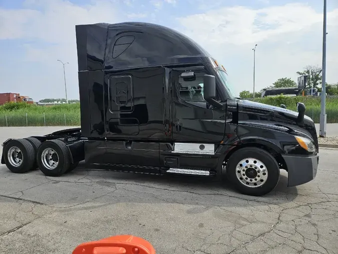 2021 FREIGHTLINER CASCADIA