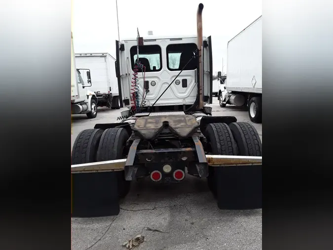 2013 FREIGHTLINER/MERCEDES CASCADIA 125