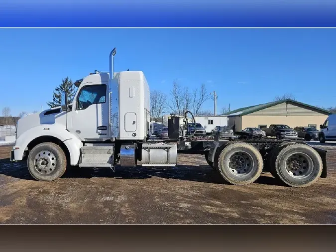 2022 KENWORTH T880