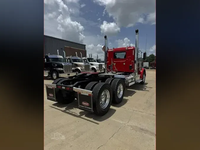 2027 PETERBILT 589