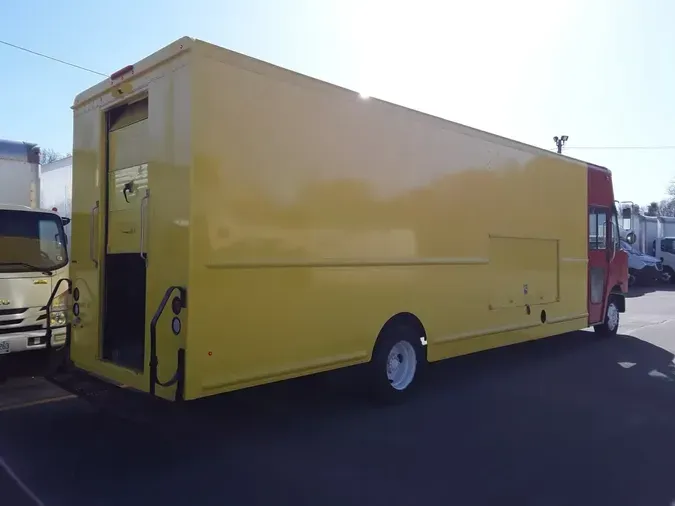 2016 FRTLR CUSTOM CHASSIS CORP MT55
