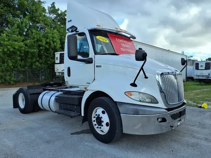 2018 NAVISTAR INTERNATIONAL RH613 DAYCAB T/A