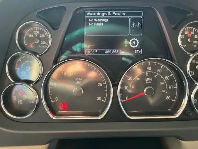 2022 Peterbilt 579bd05b6d0fa7706261188090f15e6cdcb