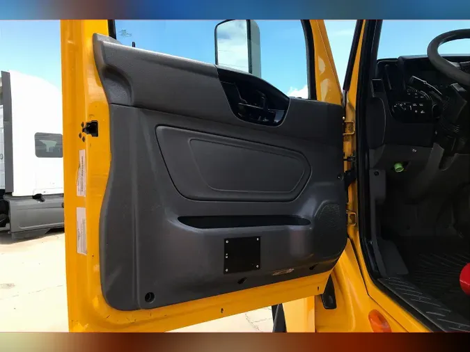 2019 INT LT625 6x4