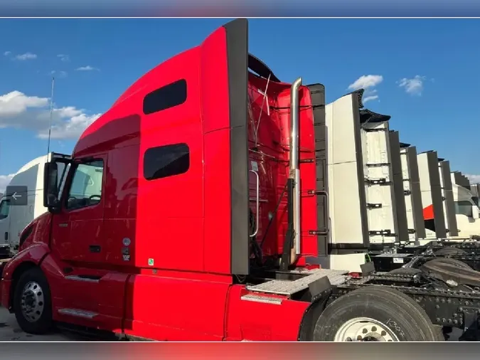 2022 VOLVO VNL64T760