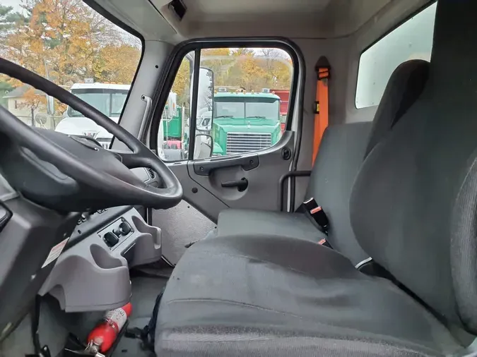 2019 FREIGHTLINER/MERCEDES M2 106