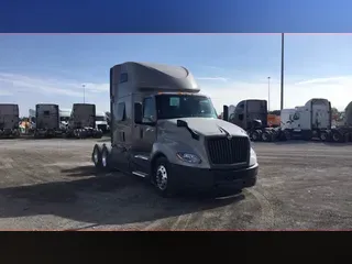 2022 International LT
