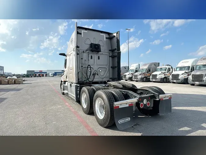2022 Freightliner Cascadia 126