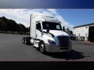 2021 Freightliner Cascadia 126