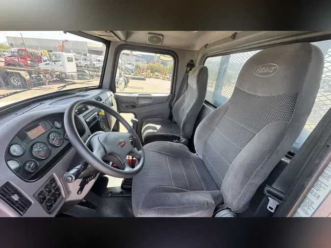 2015 Peterbilt 348bd13ec5c2e3bb8ba86b7898da86acfa9