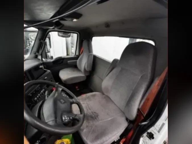 2019 NAVISTAR INTERNATIONAL RH613 DAYCAB S/A