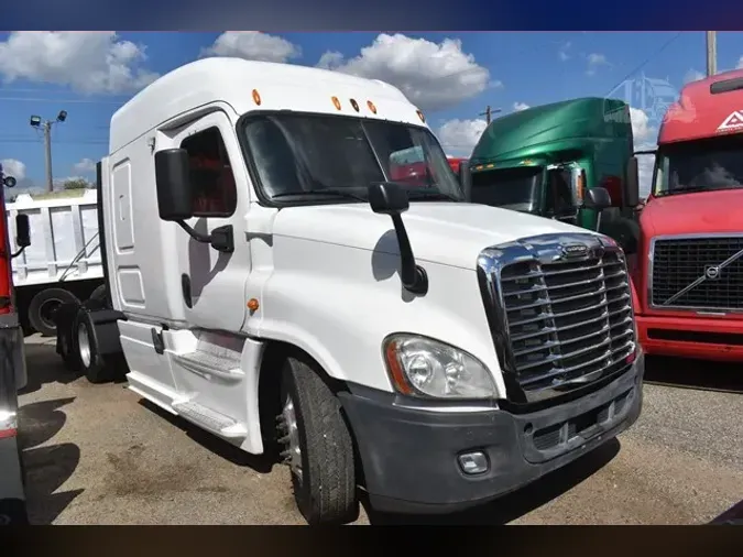 2013 FREIGHTLINER CASCADIA 125