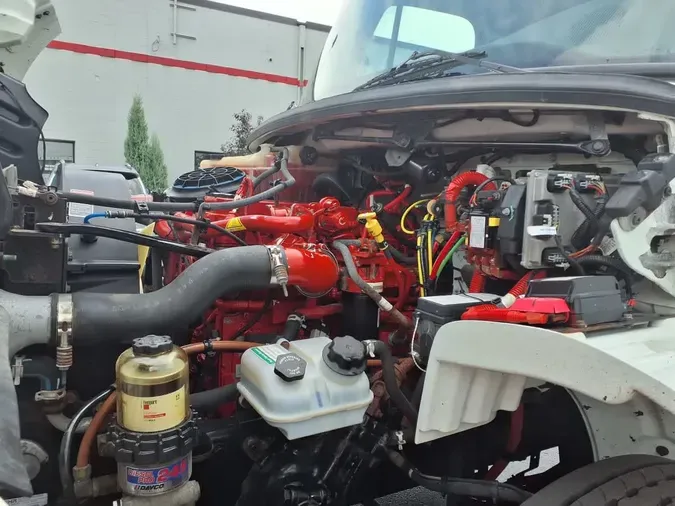 2019 FREIGHTLINER M2 106