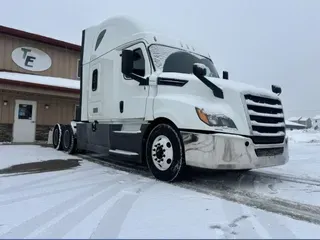 2019 Freightliner Cascadia 126