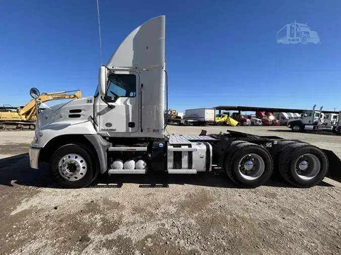 2018 MACK PINNACLE CXU613