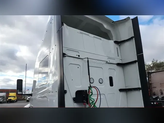 2022 INTERNATIONAL LT