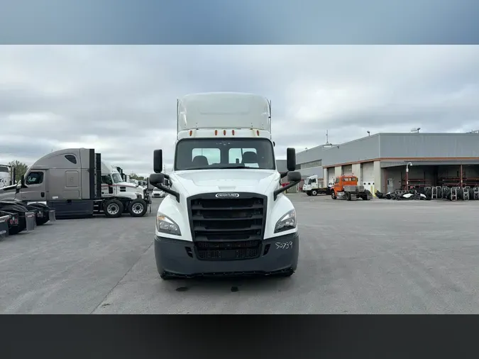 2020 Freightliner Cascadia 126bd1f2b886de189c814612410f1c07f99