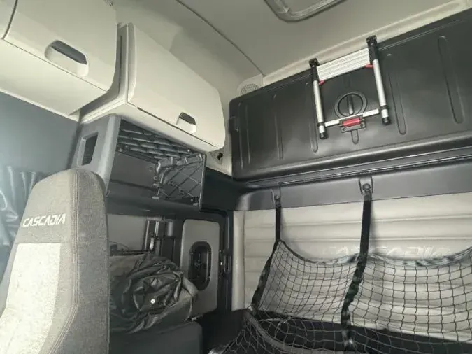 2022 Freightliner Cascadia 126