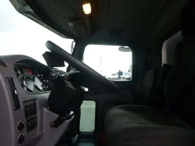 2021 Peterbilt 337
