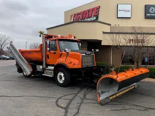 2012 Freightliner M2106V