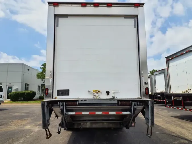 2019 FREIGHTLINER M2 106