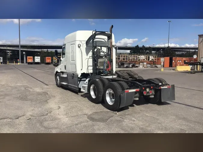 2020 Freightliner Cascadia 126bd264b287df67e2558000fe69a69652b