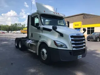2019 FREIGHTLINER T12664ST