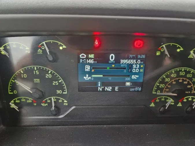 2022 VOLVO VNL64T860