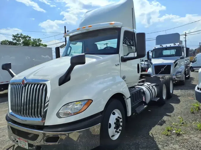 2019 NAVISTAR INTERNATIONAL LT625 DAYCAB T/A