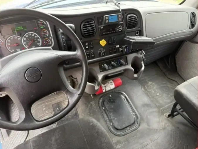 2021 FREIGHTLINER/MERCEDES M2 106